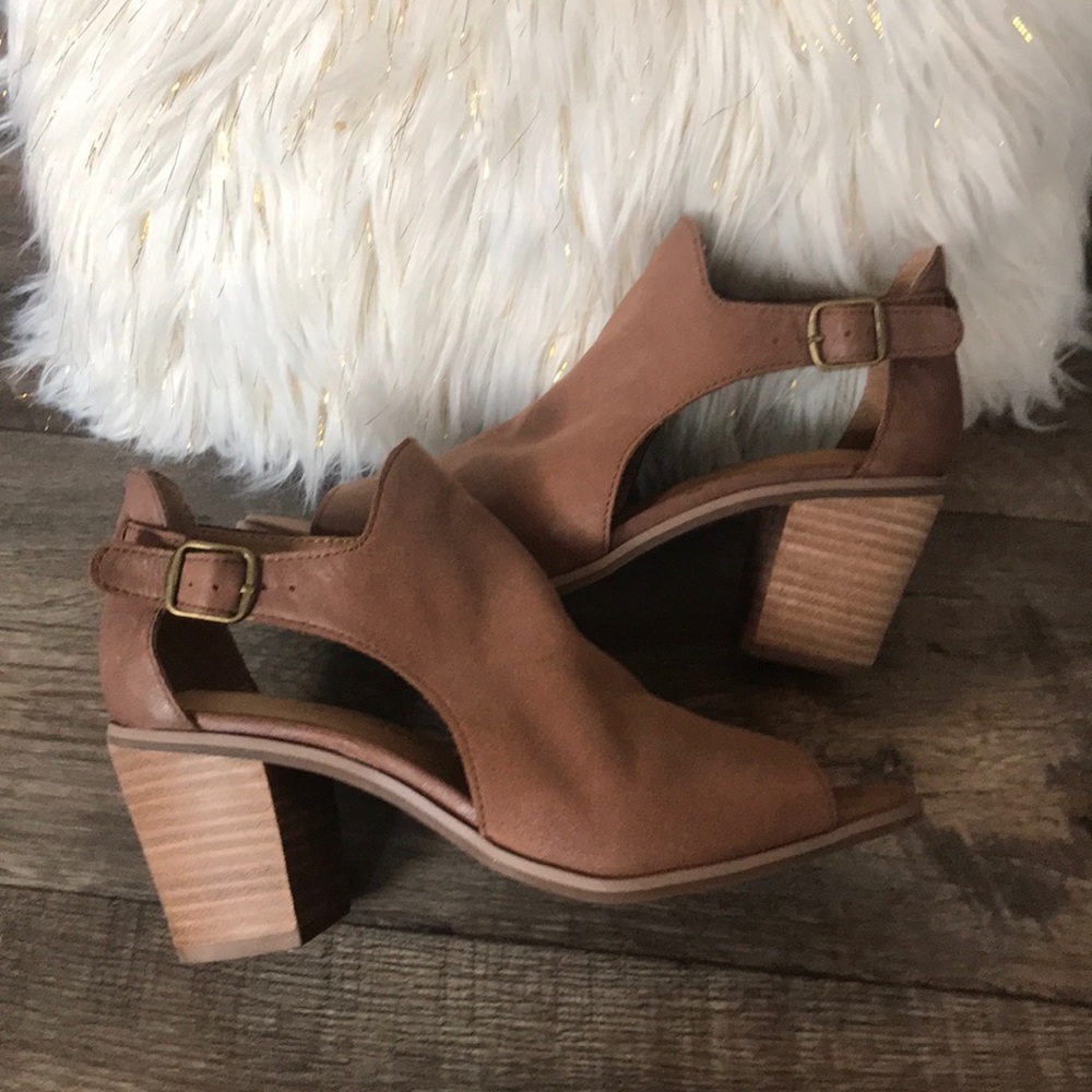 ☘️LUCKY BRAND BOOTIES ☘️ NWOT